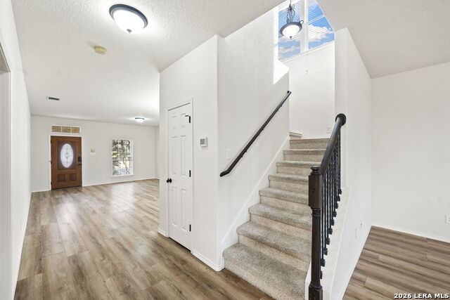 Listing photo id 12 for 316 Sparrow  