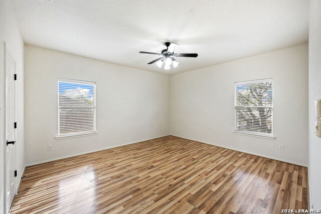 Listing photo id 24 for 316 Sparrow  