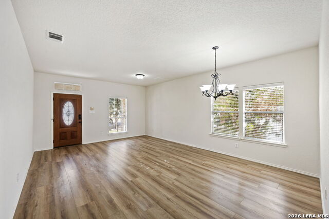 Listing photo id 4 for 316 Sparrow  