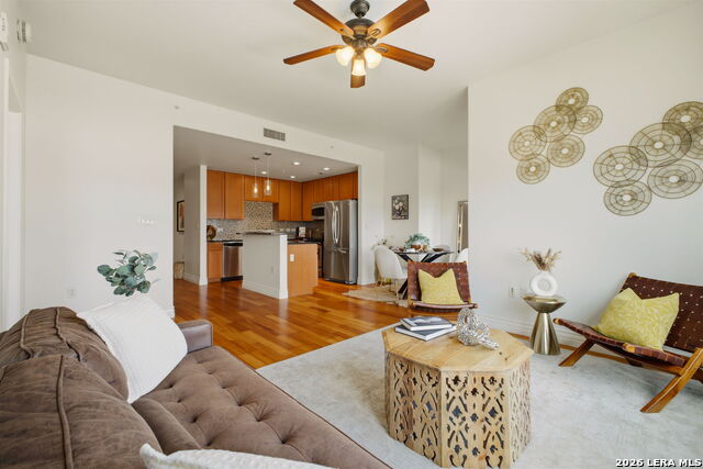 Image 11 of 48 For 215 Center N 804