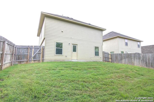 Listing photo id 2 for 5523 Degan Way