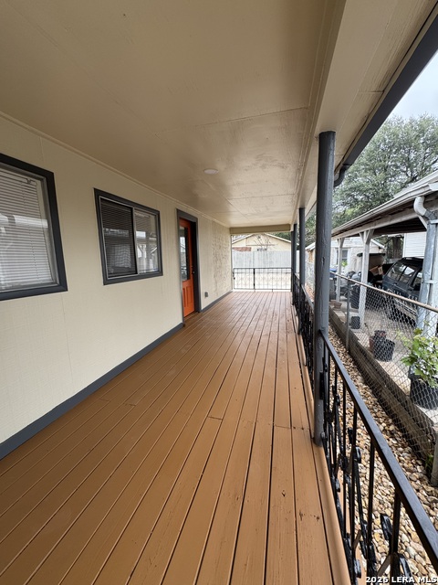 Image 2 of 30 For 631 Mistletoe E