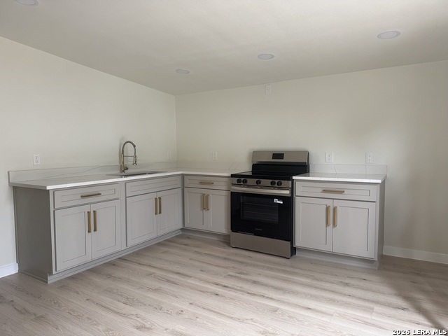 Image 23 of 30 For 631 Mistletoe E