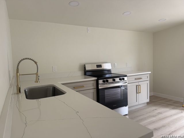 Image 24 of 30 For 631 Mistletoe E