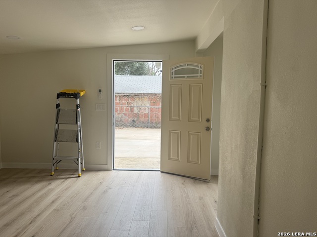 Image 25 of 30 For 631 Mistletoe E