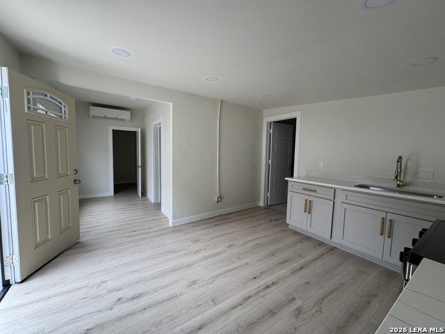 Image 28 of 30 For 631 Mistletoe E