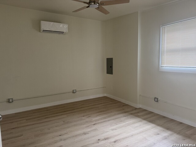 Image 30 of 30 For 631 Mistletoe E