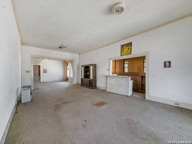 Image 15 of 29 For 2922 Buena Vista St