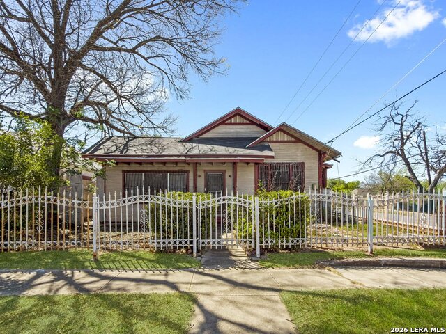 Image 2 of 29 For 2922 Buena Vista St