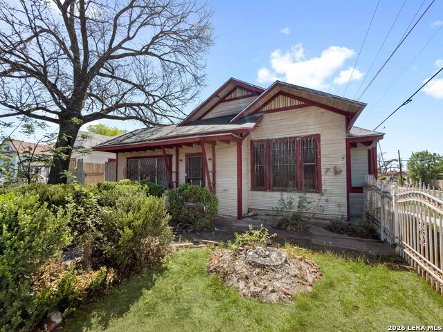 Image 3 of 29 For 2922 Buena Vista St