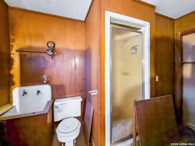 Image 7 of 29 For 2922 Buena Vista St