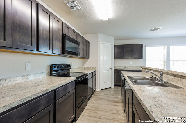 Image 3 of 15 For 10382 Clearwater Way