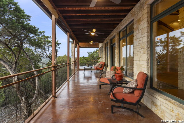 Image 17 of 34 For 15529 Escarpment Oak