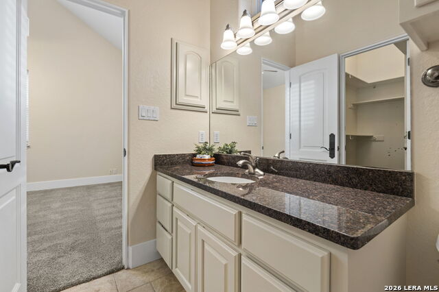 Image 24 of 34 For 15529 Escarpment Oak