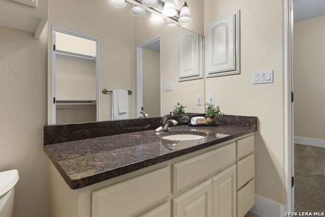 Image 26 of 34 For 15529 Escarpment Oak