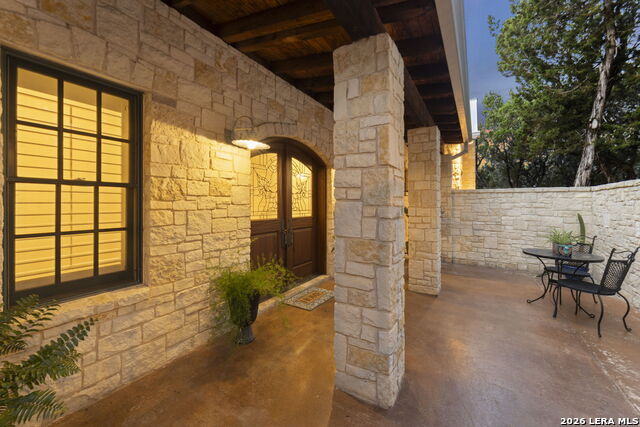 Image 28 of 34 For 15529 Escarpment Oak