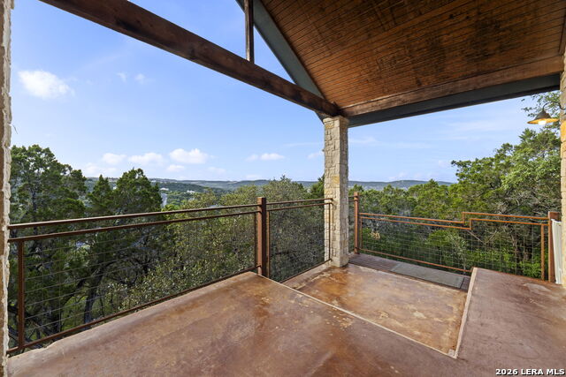 Image 3 of 34 For 15529 Escarpment Oak