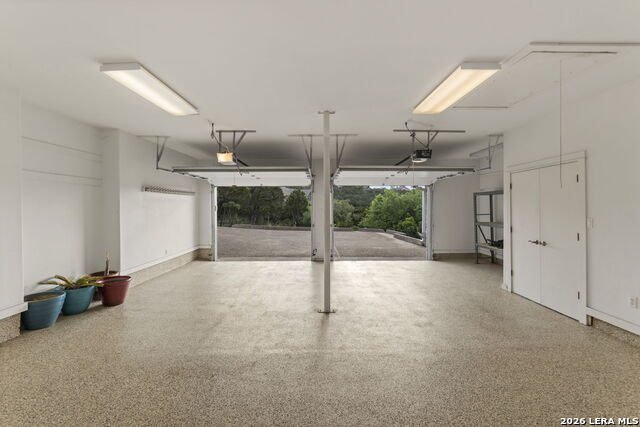 Image 30 of 34 For 15529 Escarpment Oak