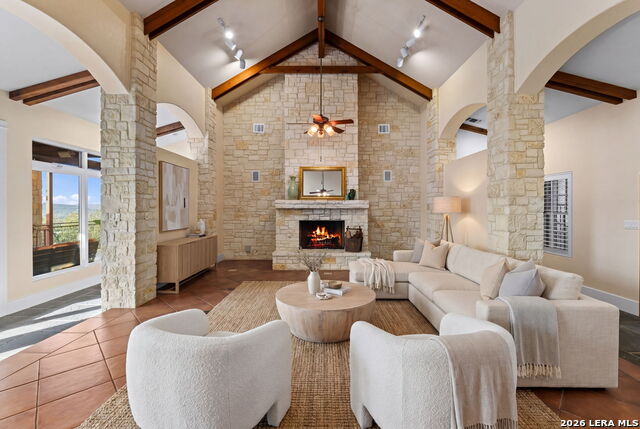 Image 5 of 34 For 15529 Escarpment Oak