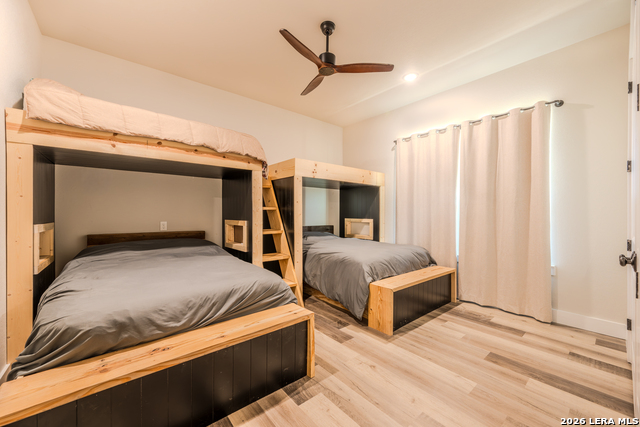 Image 23 of 47 For 994 Marburger