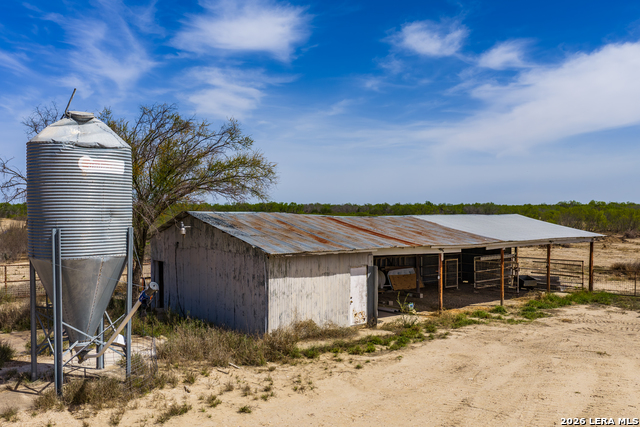 Image 30 of 47 For 994 Marburger