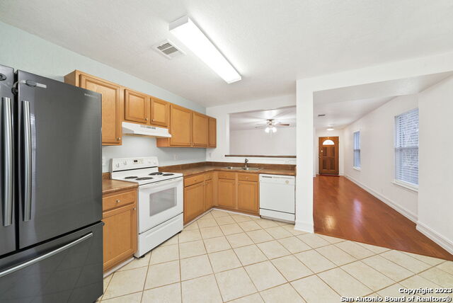 Image 13 of 33 For 10215 Tiger Bay