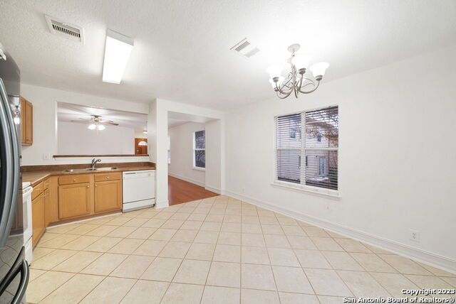 Image 14 of 33 For 10215 Tiger Bay