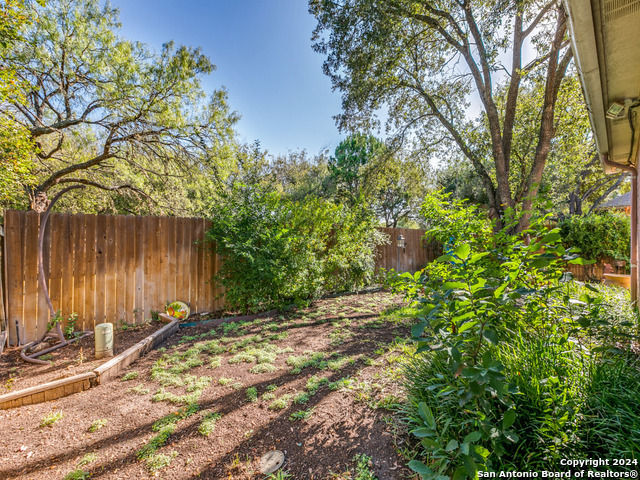 Image 29 of 31 For 16 Pembroke Lane