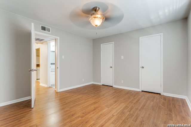 Image 18 of 25 For 8401 New Braunfels N 207a