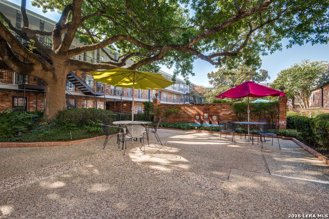 Image 21 of 25 For 8401 New Braunfels N 207a