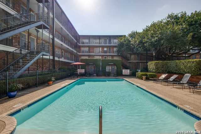 Image 22 of 25 For 8401 New Braunfels N 207a