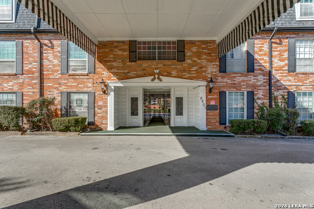 Image 3 of 25 For 8401 New Braunfels N 207a