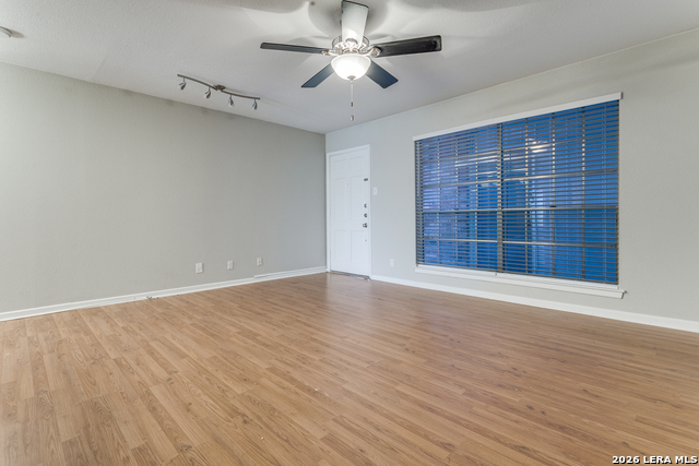 Image 7 of 25 For 8401 New Braunfels N 207a