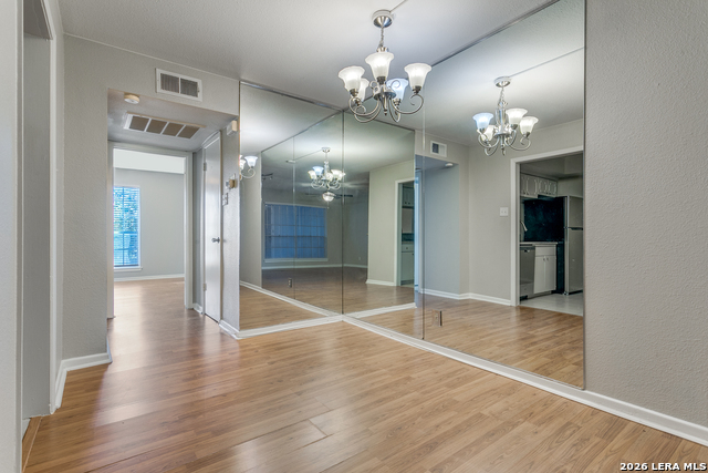 Image 9 of 25 For 8401 New Braunfels N 207a