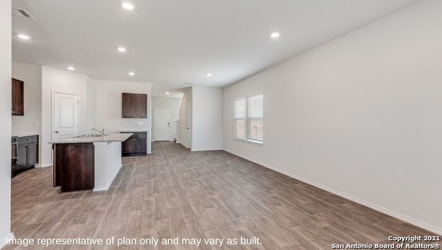 Image 7 of 52 For 5834 Calville Blanc