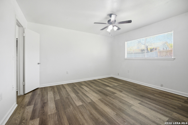 Image 11 of 31 For 5722 Misty Glen