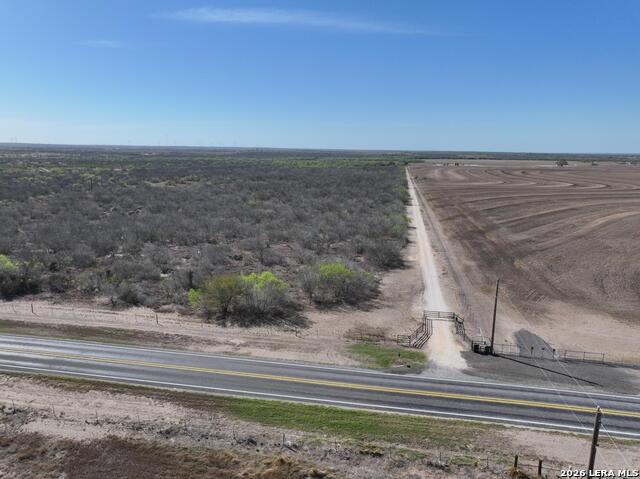 Listing photo id 13 for 6617 Fm 882  