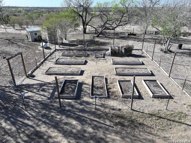 Listing photo id 37 for 6617 Fm 882  