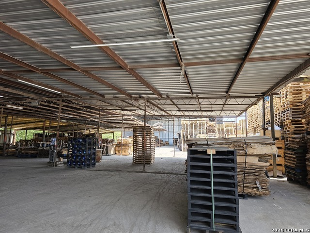 Listing photo id 13 for 8664 Quintana