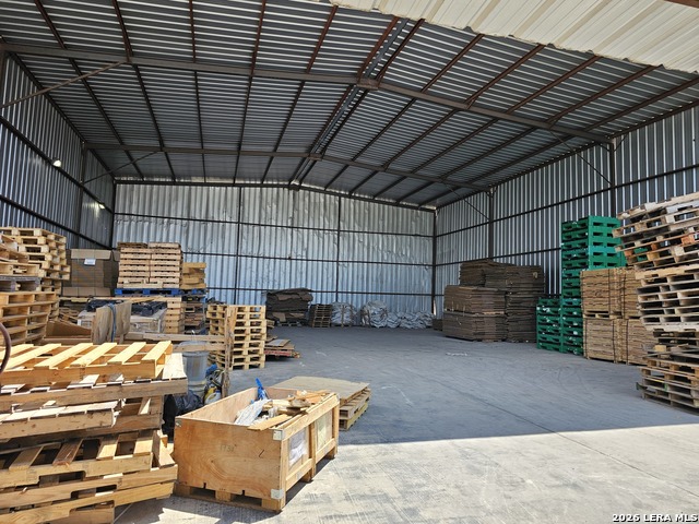 Listing photo id 15 for 8664 Quintana