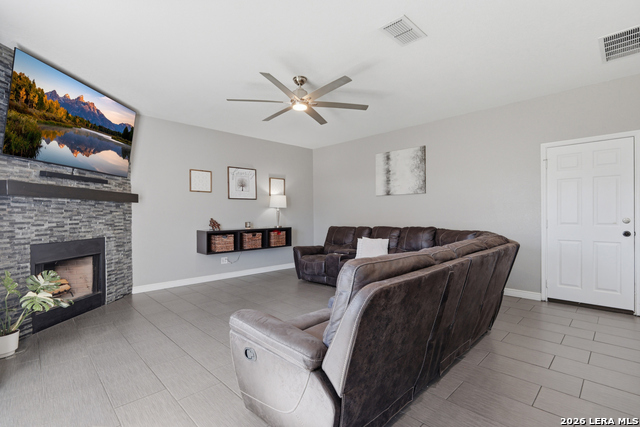 Image 14 of 37 For 7606 Presidio Crest