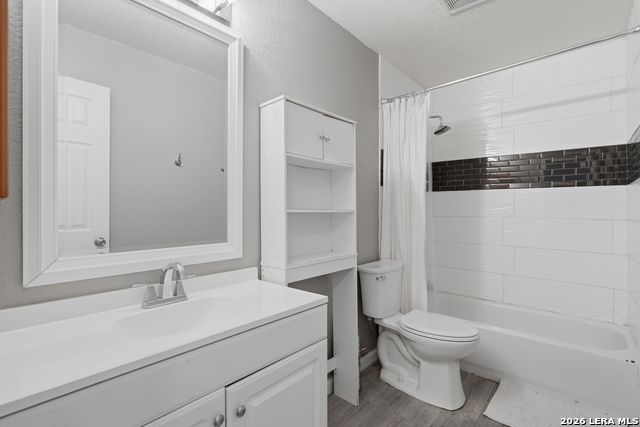 Image 25 of 37 For 7606 Presidio Crest