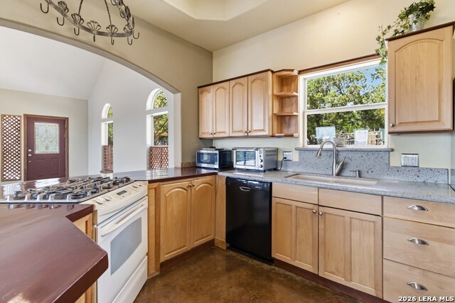 Image 27 of 68 For 19708 Nottingham