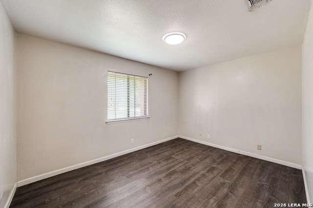 Image 8 of 13 For 5631 Timber Rail