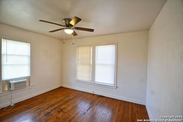 Image 17 of 21 For 303 Faust St E