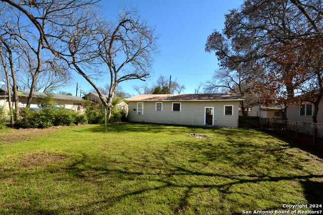 Image 20 of 21 For 303 Faust St E