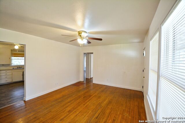 Image 8 of 21 For 303 Faust St E