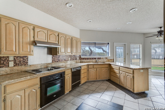 Image 10 of 34 For 3915 Creek Point