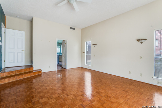 Image 12 of 34 For 3915 Creek Point