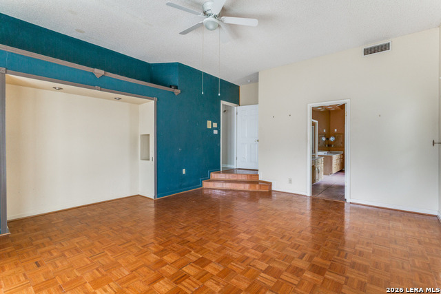 Image 13 of 34 For 3915 Creek Point